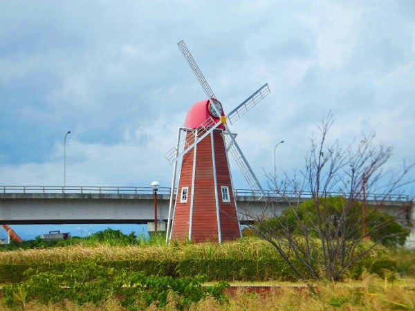 遊具 多目的広場 メロディー橋 風車モニュメント わんぱく水辺ランド 湯日川親水公園 静岡県榛原郡吉田町住吉地先 00shizuoka静岡観光おでかけガイド