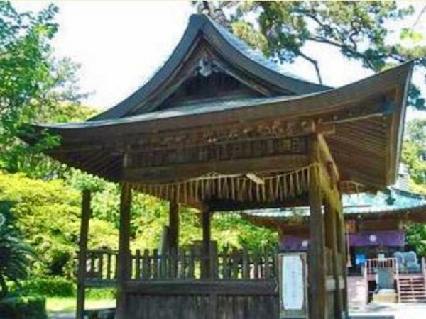 人気のパワースポット 何でも願い事がかなうとされる神馬(叶え馬) 御穂神社(三保大明神) (静岡県静岡市清水区(旧清水市)三保1073) :  00shizuoka静岡観光おでかけガイド