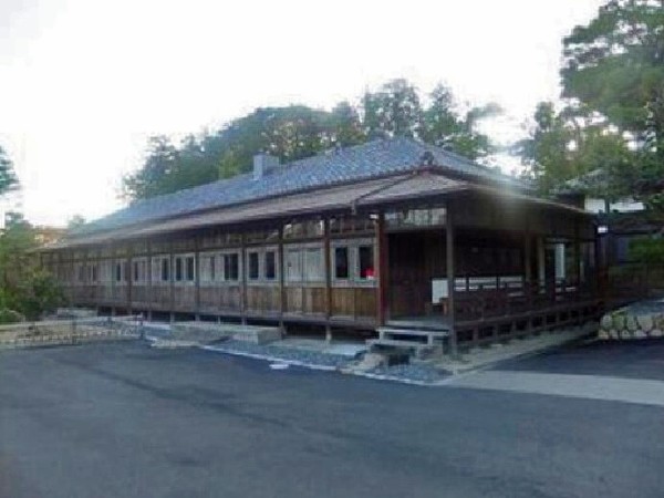 国指定重要文化財の大講堂 明治時代の木造建物群 二宮金次郎の報徳思想