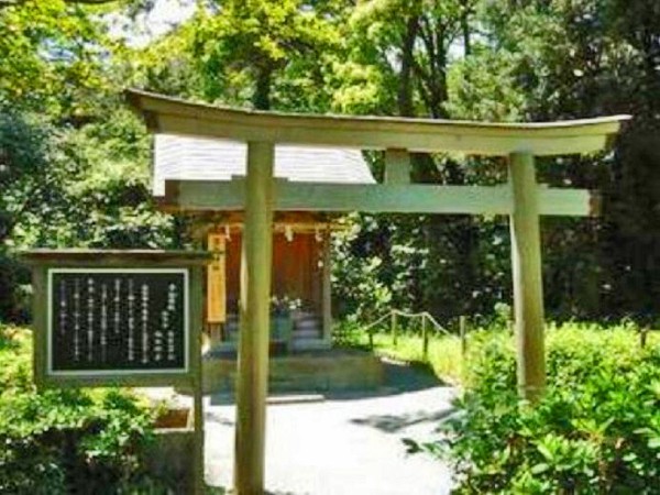 人気のパワースポット 何でも願い事がかなうとされる神馬(叶え馬) 御穂神社(三保大明神) (静岡県静岡市清水区(旧清水市)三保1073) :  00shizuoka静岡観光おでかけガイド