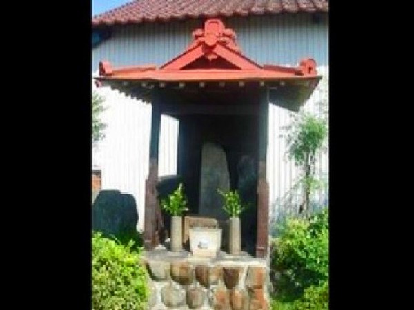 歌舞伎「白波五人男」のモデルになった盗賊 日本左衛門首塚 宅円庵