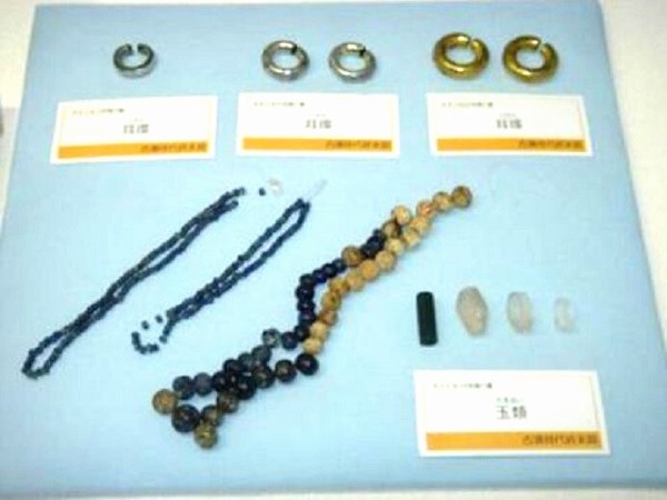 耳環 銀環 古墳時代C（耳環 銀環 古墳時代C だぶる）