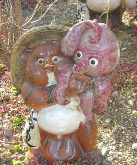 信楽焼きのタヌキが並ぶ たぬきの里 浄土宗 松洞山 林光寺 (静岡県袋井