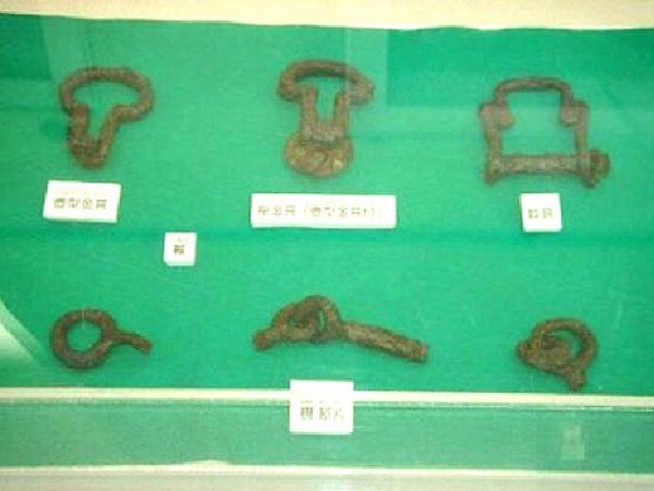 e051125d.jpg