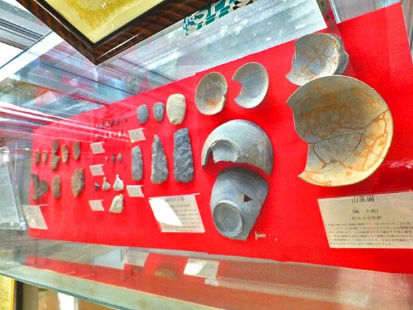 山王前遺跡,古墳時代前期(4世紀後半)の城山古墳の出土品(縄文土器,石器 