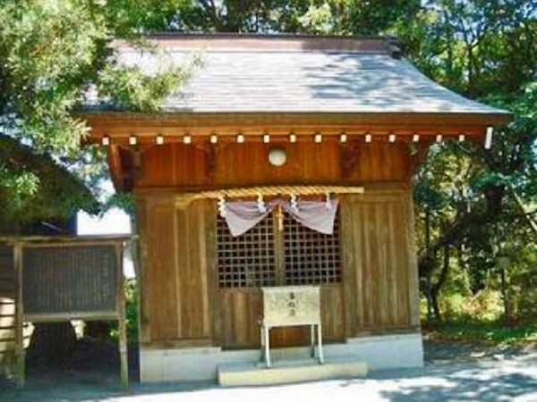 人気のパワースポット 何でも願い事がかなうとされる神馬(叶え馬) 御穂神社(三保大明神) (静岡県静岡市清水区(旧清水市)三保1073) :  00shizuoka静岡観光おでかけガイド