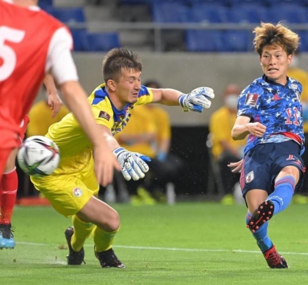 サッカー日本代表 古橋選手がxfly Proからスパイクを変更 0014のblog