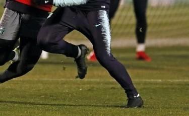 コウチーニョが謎のブラックアウトスパイクを着用開始 0014のblog