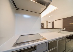 ホーロークリーンパネルはキッチンの油汚れが気になる方に 注文住宅ブログ 大阪京都で注文建築専門の工務店は匠建枚方