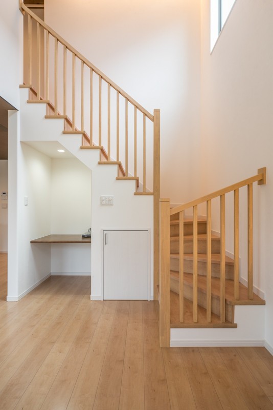 間取りにリビングの吹き抜け 間接照明 電動ロールスクリーン 注文住宅ブログ 大阪京都で注文建築専門の工務店は匠建枚方