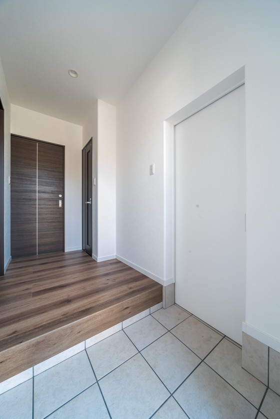 3面壁タイプのシューズクロークにして用途が広がり収納力アップ 注文住宅ブログ 大阪京都で注文建築専門の工務店は匠建枚方