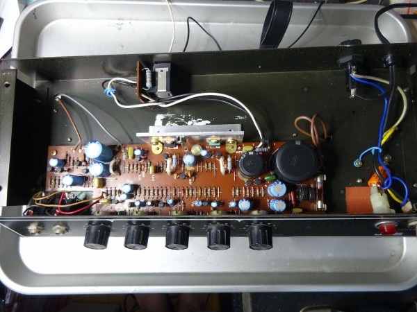 YAMAHA J-15 ベース用アンプ YAMAHA J-15 (1) : 長田(猫舌)のblog