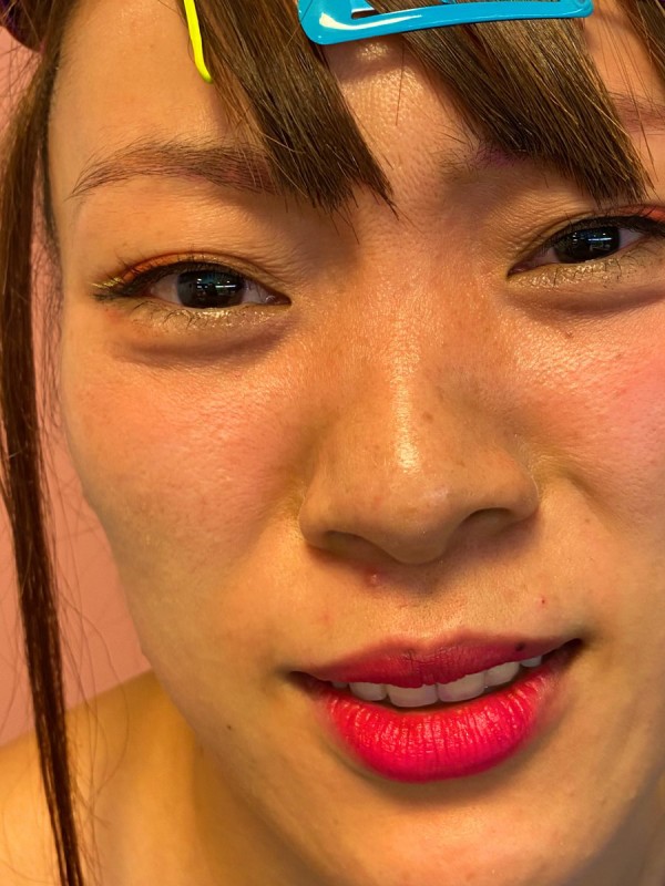 女 毛穴 高画質 