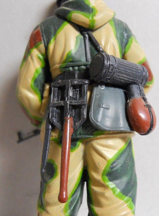 タミヤ 1/16 ドイツ冬期装備歩兵 ヴィネット 完成品 ジオラマ ダイオラマ タミヤ 1/16 ドイツ冬期装備歩兵 ヴィネット 完成品 ジオラマ