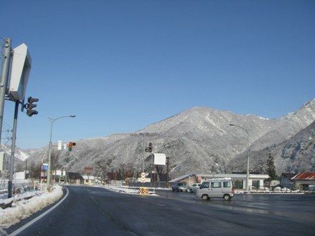 ドライブで感じる積雪量の違い 四季彩 湯沢 ほんとの暮らし伝えるブログ