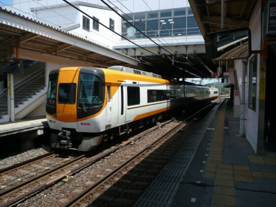 近鉄特急　鳥羽 名古屋発臨時特急「ひのとり」が初めて鳥羽駅へ 2022年