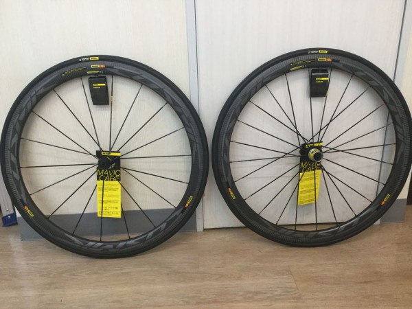MAVIC Cosmic carbon 40c 19c クリンチャー