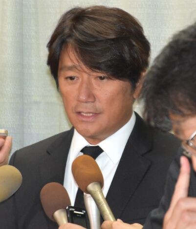 近藤真彦 不倫 無期限の芸能活動自粛処分 本人から そのコメントとは Sinderera5 経済ニュースそうなんだ24時