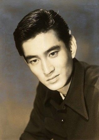 銀幕を熱く輝かせた男たち《日本・東映編》①～高倉健 : 暗闇の中に