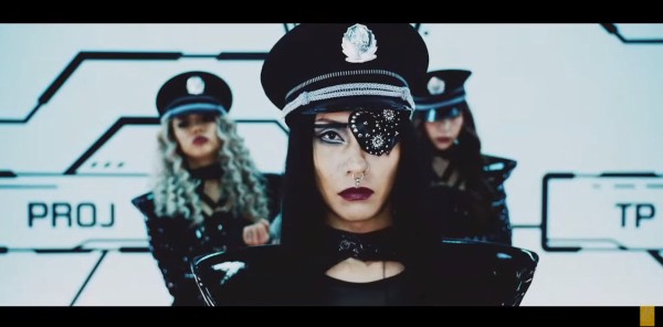 Ske48 チキンline Mvの眼帯鼻ピアス男さんは松井珠理奈から セシル と名付けられたらしいw 珠理奈んです 旧