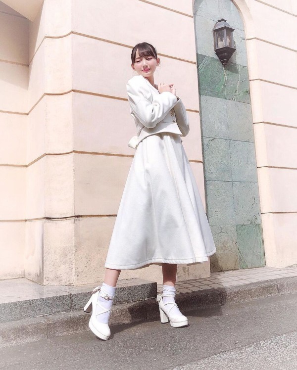 ノイミー 鈴木瞳美 Larme さん みりにゃさん のコラボお洋服 シルエットが本当にすてきで 思わず一目惚れしてしまいました イコラブ プレス イコラブまとめ