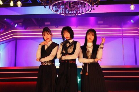 カラオケ] DAMに、=LOVE 野口衣織×佐々木舞香×諸橋沙夏『知らんけど