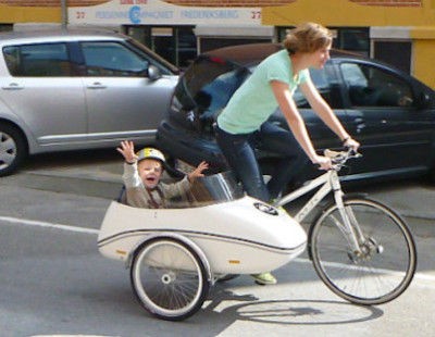 子供の送り迎えに 自転車サイドカー がおしゃれで安全 安心 ブラタイ ブログ それはブラジル体操