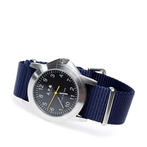 【美品】A.P.C. Carhartt コラボミリタリーウォッチ A.P.C. x Carhartt Military Watch : SKOOL OF DAZE