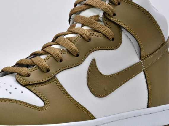 nike dunk ostrich swoosh