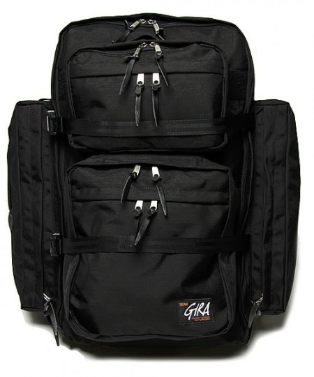 Undercover Oversized Backpack Holiday 2010 GIRA : SKOOL OF DAZE