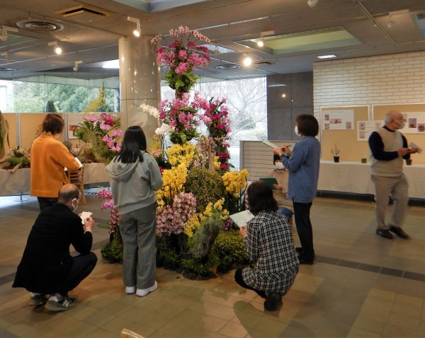 市民園芸講座 「透明水彩で描く花のはがき絵」を開催しました