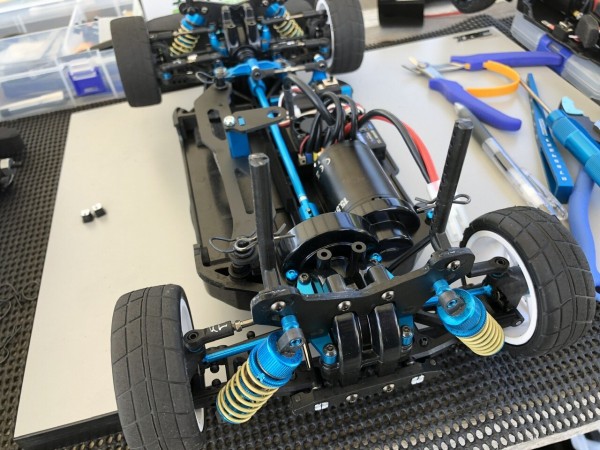 平日のタミヤサーキットでTT-02SR,TT-02のテスト : 小学生の息子
