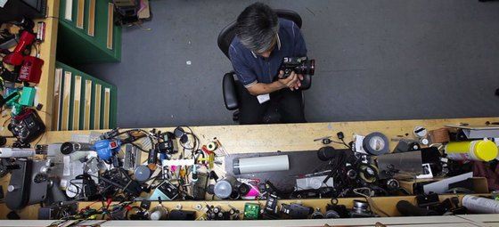 彼こそが陰のヒーローだ ナショナルジオグラフィック誌の撮影機材を陰で支える日本人のドキュメンタリーを見た海外の反応 すらるど 海外の反応