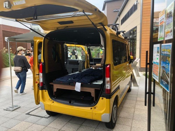 海外 こっちでも流行ってほしいぞ 日本のバンを改造したキャンピングカー 車中泊モデルを見た海外の反応 すらるど 海外の反応