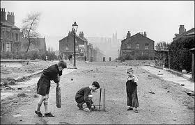 マルク・リブー（Marc Riboud） : 手回しオルガン弾きの饒舌な探究