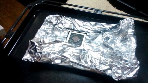 PCが起動しなくなったのでグラボ(R9 270X)をオーブンで焼いて