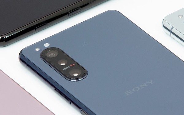 KDDI、au向け5Gスマホ「Xperia 5 II SOG02」を発表！6.1型シネマワイド