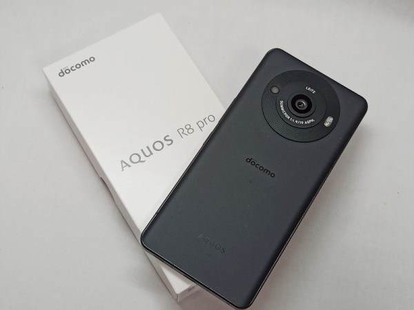 AQUOS R8 pro docomoモデル　箱付き ドコモ、1型センサーカメラ搭載の5Gスマホ「AQUOS R8 pro」を