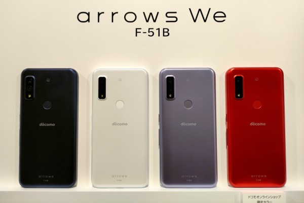 NTTドコモの5G対応エントリースマホ「arrows We F-51B」を写真と動画で