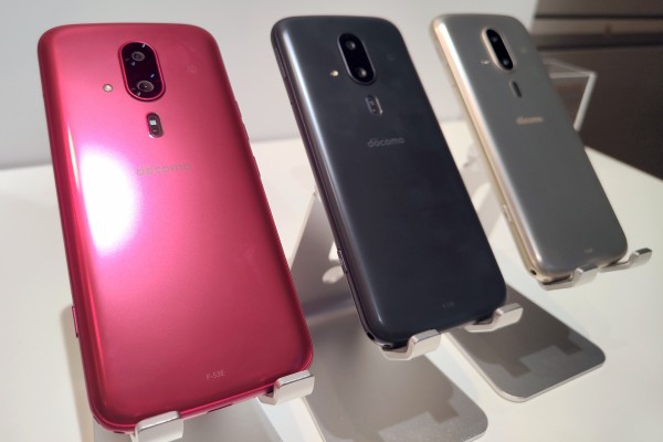 NTTドコモ、シニア向け「らくらくスマートフォン F-53E」を1月30