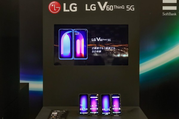 ソフトバンク、SoftBank向けデュアルスクリーンにも対応する5Gスマホ 