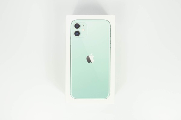 iPhone 11を開封レビュー！2019年の「新スタンダード」を徹底チェック