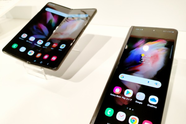 NTTドコモ、フォルダブルスマホ「Galaxy Z Fold3 5G」と「Galaxy