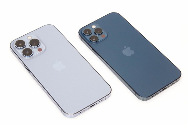 Apple iPhone 13 Pro シエラブルー3カメラ Amazon | 【整備済み品】 Apple iPhone 13 Pro 256GB シエラ