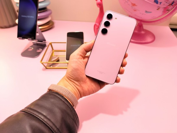 新スマホ「Galaxy S23」を写真と動画で紹介！NTTドコモ版「SC-51D」や