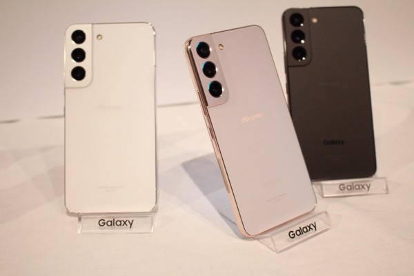 最新フラッグシップスマホ「Galaxy S22」を写真と動画で紹介！NTTドコモ版「SC-51C」とau版「SCG13」が発売【レポート】 :  S-MAX