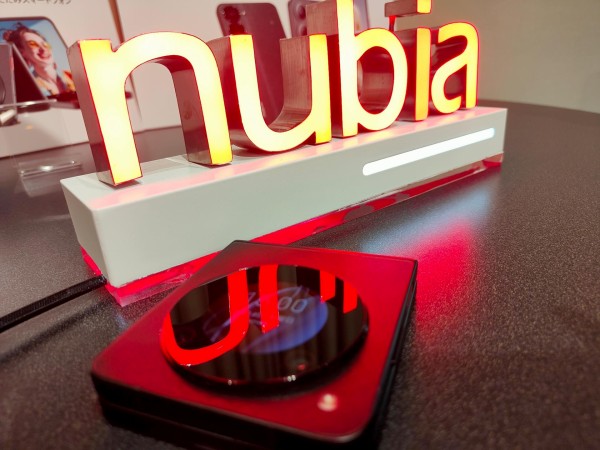 5G＆FeliCa対応フォルダブルスマホ「nubia Flip 5G（NX724J）」を写真