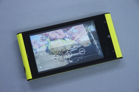 auのWindows Phone 7 スマートフォン「IS12T」にPCから動画や音楽を