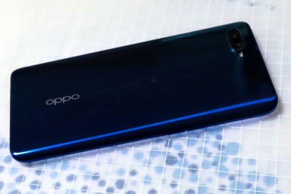 おサイフケータイや防水・防塵に対応した高コスパなSIMフリースマホ 