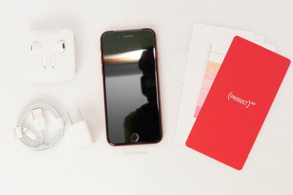 Apple iPhone 7 (黒) / iPhone 8 (赤) セット Apple、iPhone 8 および iPhone 8 Plus (PRODUCT)RED Special